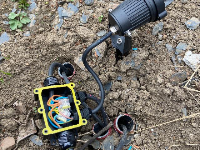 Installation d'un éclairage extérieur de jardin à Laventie